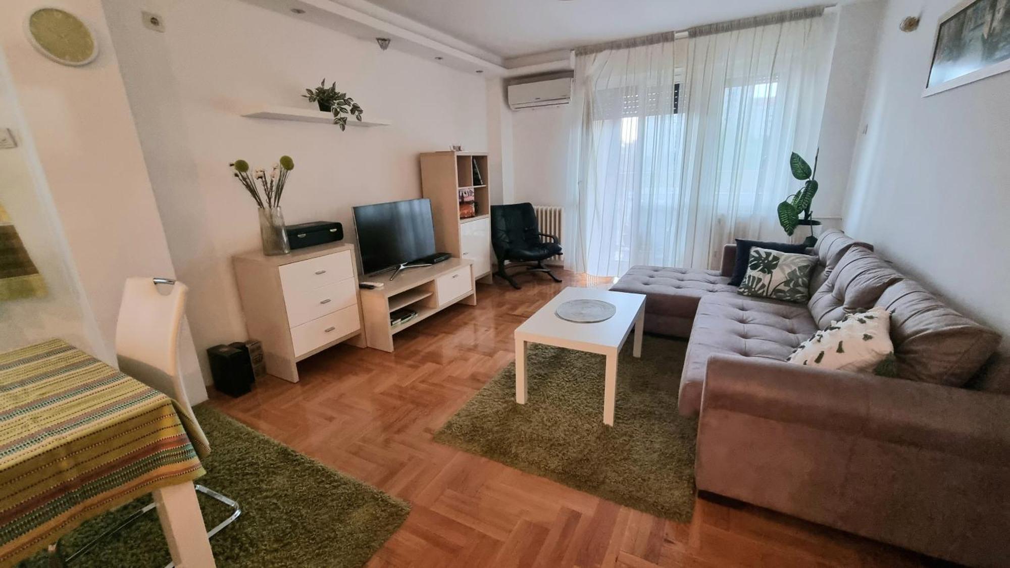 123 60m2 With Garage Apartment
